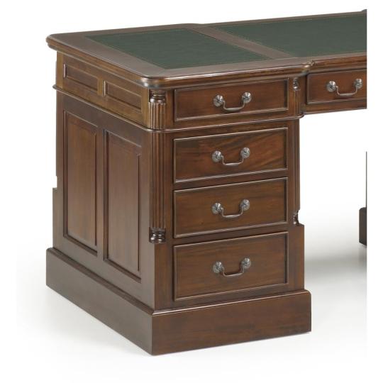 luxusny elegantny mediteransky kozeny pisaci stol pocitacovy nabytok kancelaria elegantna klasicka hneda koza umelecke zelena pravnicka kancelaria nabytok lameridiana dizajn interieru vintage rustikalny vila.jpg